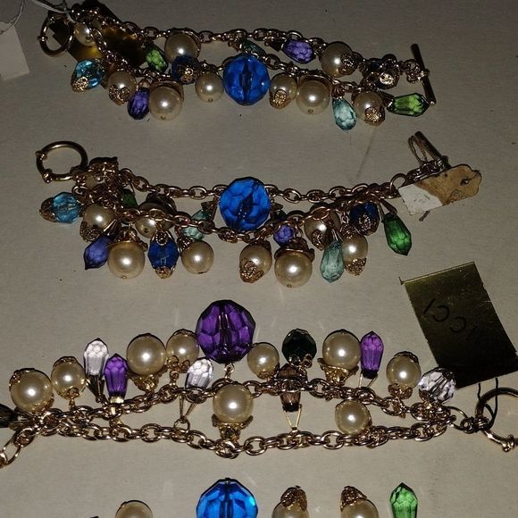 Bracelets - Picture 3 of 4